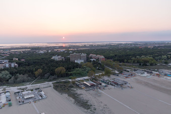 Vue aérienne de Lido di Spina dans le département Émilie-Romagne, Italie
