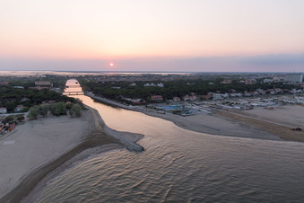 Vue oblique de Lido degli Estensi dans le département Émilie-Romagne, Italie