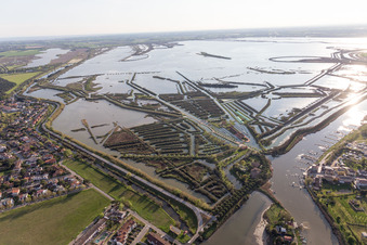 Vue oblique de Volano dans le département Émilie-Romagne, Italie