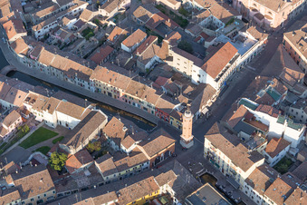 Enregistrement par drone de Comacchio dans le département Ferrara, Italie
