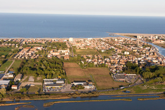Vue oblique de Porto Garibaldi dans le département Émilie-Romagne, Italie