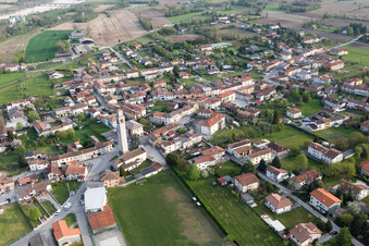 Photographie aérienne de Tauriano dans le département Frioul-Vénétie Julienne, Italie