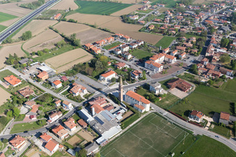 Vue aérienne de Giai dans le département Vénétie, Italie