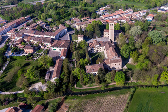 Photographie aérienne de Bâtiment de l'église de l'abbaye de Santa Maria in Silvis à Sesto Al Reghena à Sesto al Reghena dans le département Pordenone, Italie