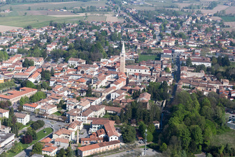 Vue aérienne de San Vito al Tagliamento dans le département Pordenone, Italie