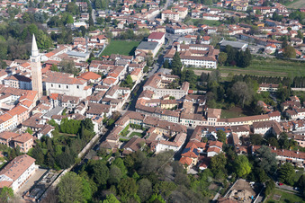 Vue oblique de San Vito al Tagliamento dans le département Pordenone, Italie
