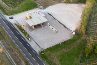 Vue aérienne de Domanins dans le département Frioul-Vénétie Julienne, Italie