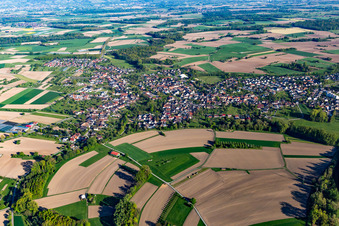 Vue aérienne de Lichtenau dans le département Bade-Wurtemberg, Allemagne