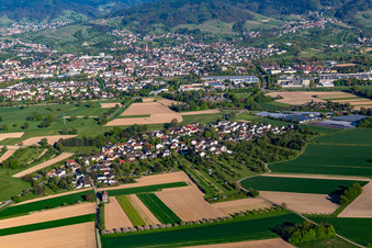 Vue aérienne de Quartier Oberweier in Bühl dans le département Bade-Wurtemberg, Allemagne