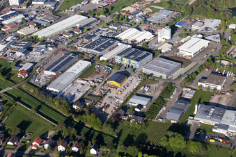 Vue aérienne de Zone industrielle Ouest à le quartier Vimbuch in Bühl dans le département Bade-Wurtemberg, Allemagne