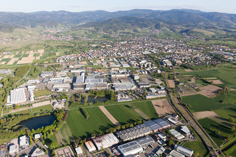 Vue oblique de Zone industrielle Ouest à le quartier Vimbuch in Bühl dans le département Bade-Wurtemberg, Allemagne
