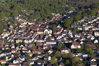 Vue aérienne de Saint-Barthélemy à le quartier Haueneberstein in Baden-Baden dans le département Bade-Wurtemberg, Allemagne