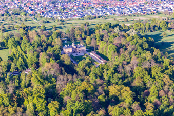 Vue oblique de Château préféré à Förch à le quartier Förch in Rastatt dans le département Bade-Wurtemberg, Allemagne