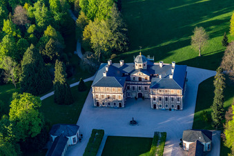 Vue oblique de Château préféré à Förch à le quartier Förch in Rastatt dans le département Bade-Wurtemberg, Allemagne