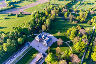 Vue d'oiseau de Château préféré à Förch à le quartier Förch in Rastatt dans le département Bade-Wurtemberg, Allemagne