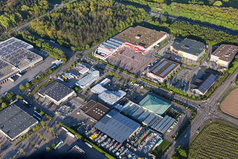 Vue aérienne de Bauhaus, Dehner à le quartier Rauental in Rastatt dans le département Bade-Wurtemberg, Allemagne