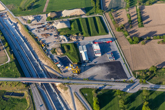 Vue aérienne de Chantier de construction avec travaux de creusement pour le tracé et l'aménagement du tunnel ICE à Rastatt à Ötigheim dans le département Bade-Wurtemberg, Allemagne