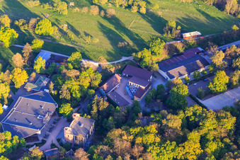 Vue aérienne de Scène en plein air du Volksschauspiele Ötigheim eV vue de l'ouest à Ötigheim dans le département Bade-Wurtemberg, Allemagne