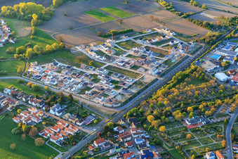 Vue aérienne de Nouvelle zone de développement Paul-Klee-Ring et Franz-Marc-Ring à Wörth am Rhein dans le département Rhénanie-Palatinat, Allemagne