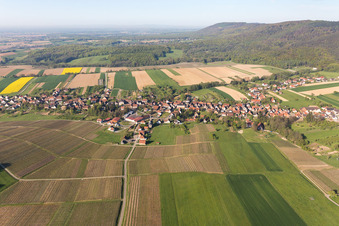Cleebourg dans le département Bas Rhin, France du point de vue du drone