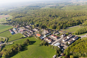 Vue d'oiseau de Drachenbronn-Birlenbach dans le département Bas Rhin, France