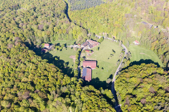 Drachenbronn-Birlenbach dans le département Bas Rhin, France d'un drone