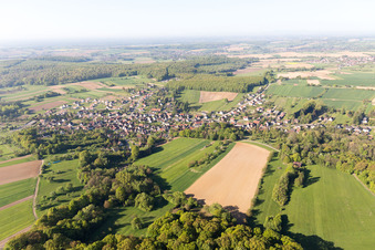 Vue aérienne de Lobsann dans le département Bas Rhin, France