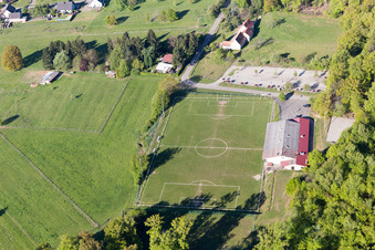 Lampertsloch dans le département Bas Rhin, France du point de vue du drone