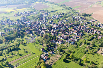 Lampertsloch dans le département Bas Rhin, France d'un drone