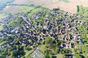Vue aérienne de Lampertsloch dans le département Bas Rhin, France