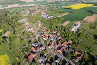 Vue aérienne de Champs agricoles et terres agricoles à Gunstett dans le département Bas Rhin, France