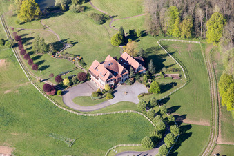 Vue oblique de Au Froeschenberg, Haras Lerchenberg à Gundershoffen dans le département Bas Rhin, France