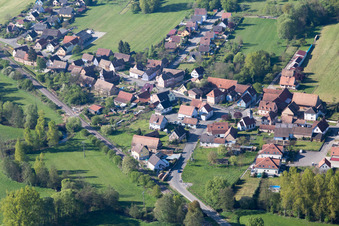 Vue aérienne de Uttenhoffen dans le département Bas Rhin, France