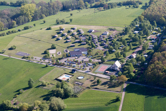 Zinswiller dans le département Bas Rhin, France du point de vue du drone
