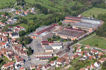 Vue oblique de Locaux de l'usine De Dietrich Process Systems à Zinswiller dans le département Bas Rhin, France