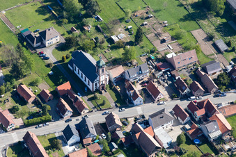 Vue d'oiseau de Gumbrechtshoffen dans le département Bas Rhin, France