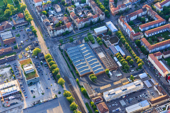 Vue aérienne de Dépôt S-Bahn de VBK Verkehrsbetriebe Karlsruhe GmbH à Tullastr à le quartier Oststadt in Karlsruhe dans le département Bade-Wurtemberg, Allemagne