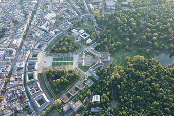 Place du Château à le quartier Innenstadt-West in Karlsruhe dans le département Bade-Wurtemberg, Allemagne d'en haut