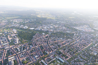 Vue aérienne de Quartier Weststadt in Karlsruhe dans le département Bade-Wurtemberg, Allemagne