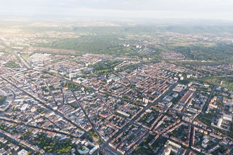 Vue aérienne de Amalienstr, Reinhold-Frank Straße à le quartier Innenstadt-West in Karlsruhe dans le département Bade-Wurtemberg, Allemagne
