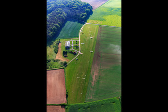 Vue oblique de Aérodrome UL Burgebrach à le quartier Grasmannsdorf in Burgebrach dans le département Bavière, Allemagne