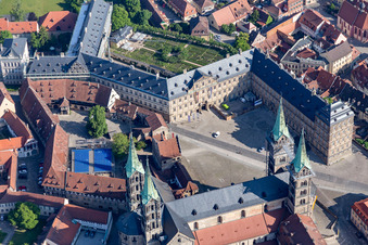 Vue aérienne de Place de la cathédrale de Bamberg à Bamberg dans le département Bavière, Allemagne