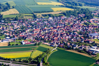 Vue aérienne de Champs agricoles et terres agricoles à Stettfeld dans le département Bavière, Allemagne