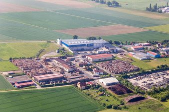 Vue aérienne de Sites de production de la Sägewerk Reitz GmbH à Wülflingen à Wonfurt dans le département Bavière, Allemagne