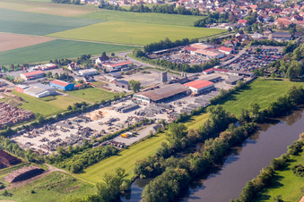 Vue aérienne de Usine de blocs de béton de Hochrein Beton GmbH à Wülflingen à Wonfurt dans le département Bavière, Allemagne
