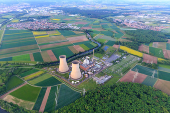 Preussenelektra GmbH — Centrale nucléaire Grafenrheinfeld sur le Main au coucher du soleil à Grafenrheinfeld dans le département Bavière, Allemagne vue du ciel
