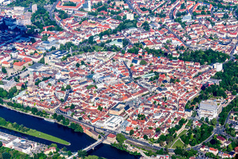 Vue aérienne de Quartier de la vieille ville et centre-ville à Schweinfurt dans le département Bavière, Allemagne