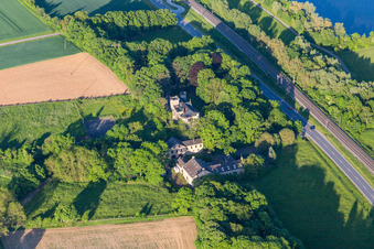 Vue aérienne de Château de Ditfurth à le quartier Obertheres in Theres dans le département Bavière, Allemagne
