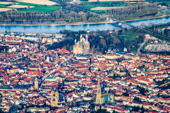 Vue aérienne de Vue de la ville depuis l'est à Speyer dans le département Rhénanie-Palatinat, Allemagne
