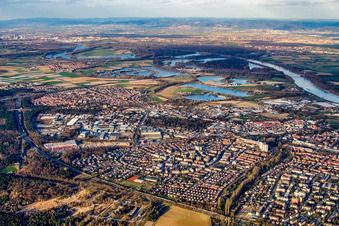 Vue aérienne de Vue de la ville depuis le sud-est à Speyer dans le département Rhénanie-Palatinat, Allemagne